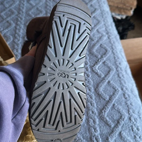 UGG Bailey Button Bling Boots size 8 - Picture 7 of 8